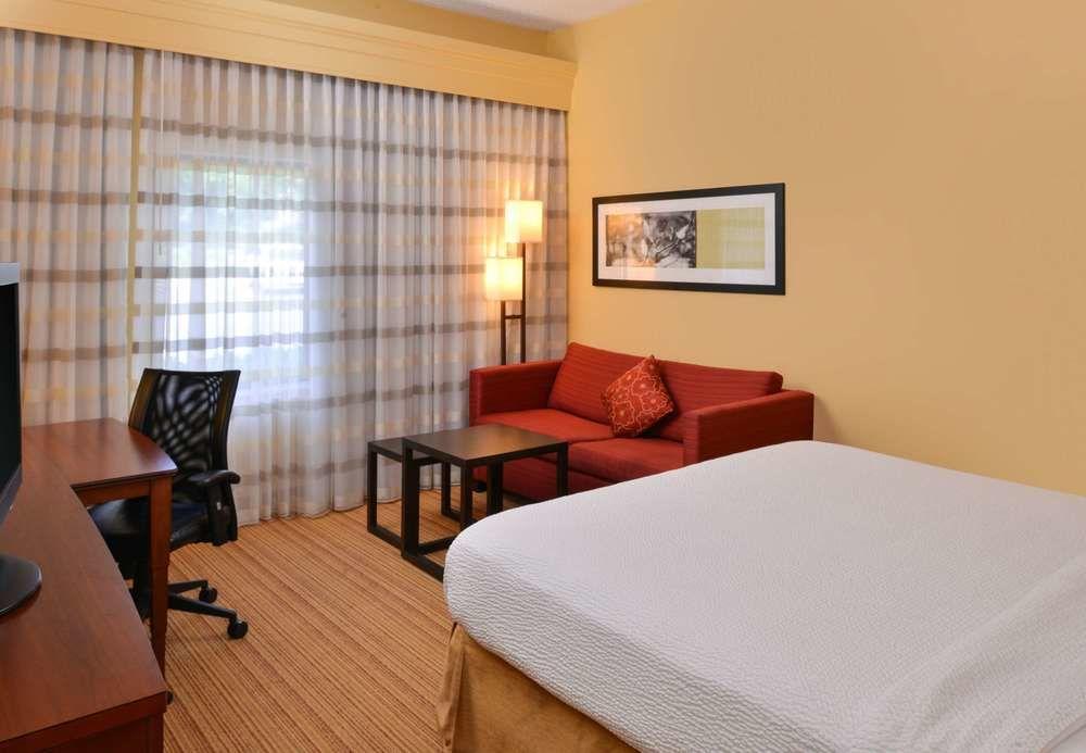 Courtyard By Marriott Columbia Northeast/Fort Jackson Area Экстерьер фото